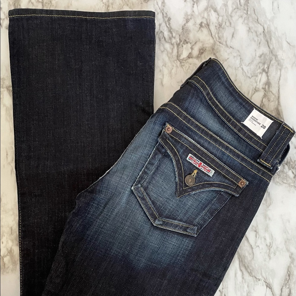 HUDSON Women's Signature Mid Rise, Bootcut Jean with Back Flap Pockets